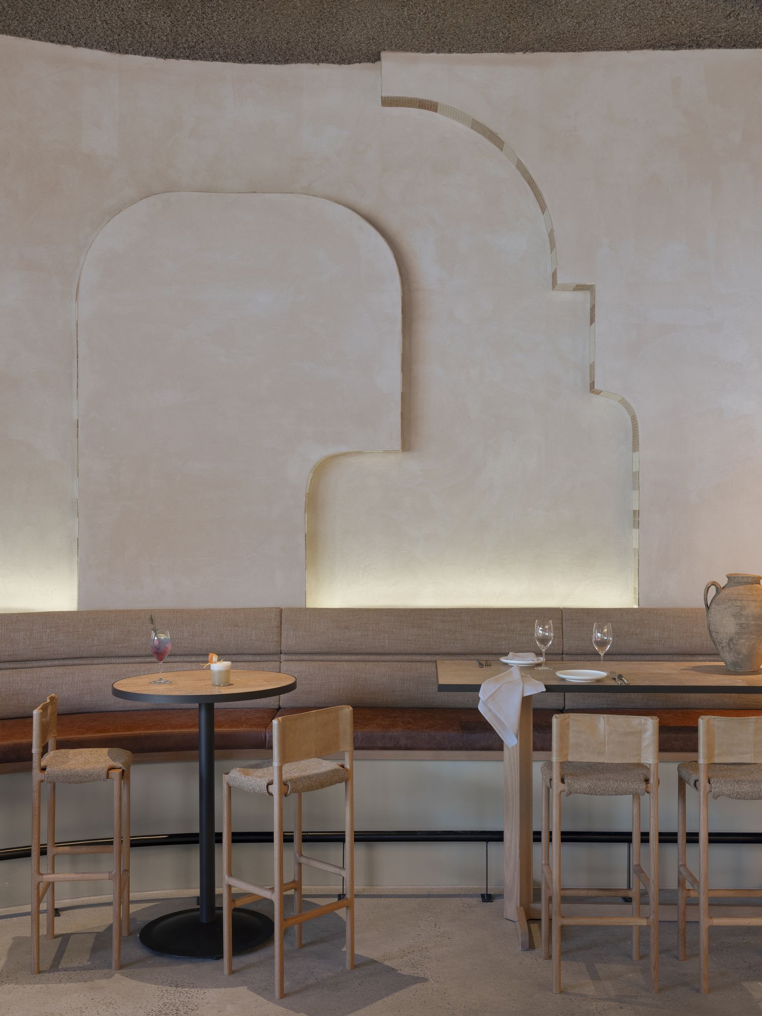 Hurricane's Grill and Bar, Cronulla, NSW — Ibiza Plaster, Microcement by Mineral Fox (detail 2)